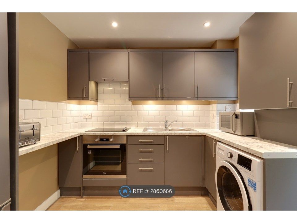 Property photo 3 of 16 Kitchen