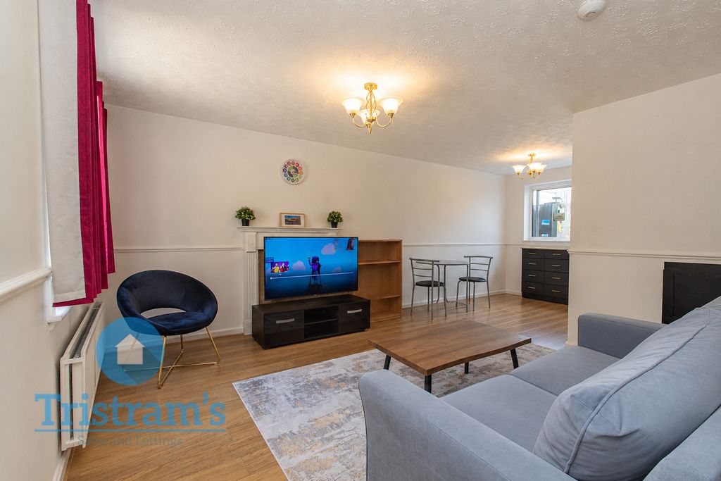 Property photo 2 of 18