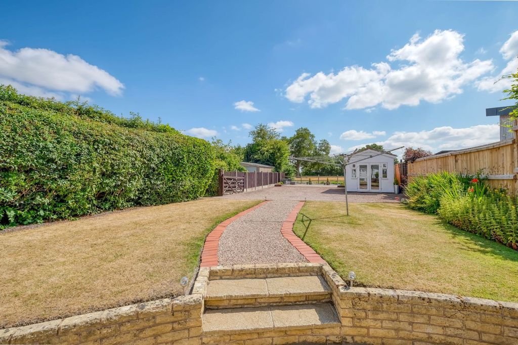Property photo 2 of 26