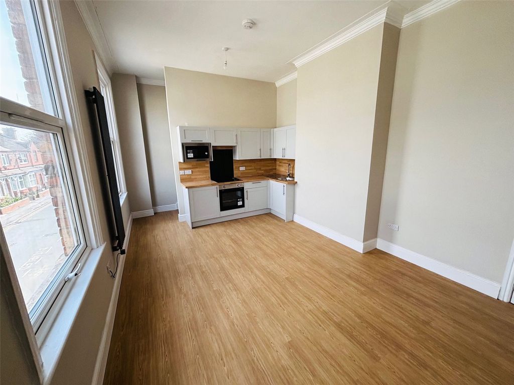 Property photo 1 of 6 Studio