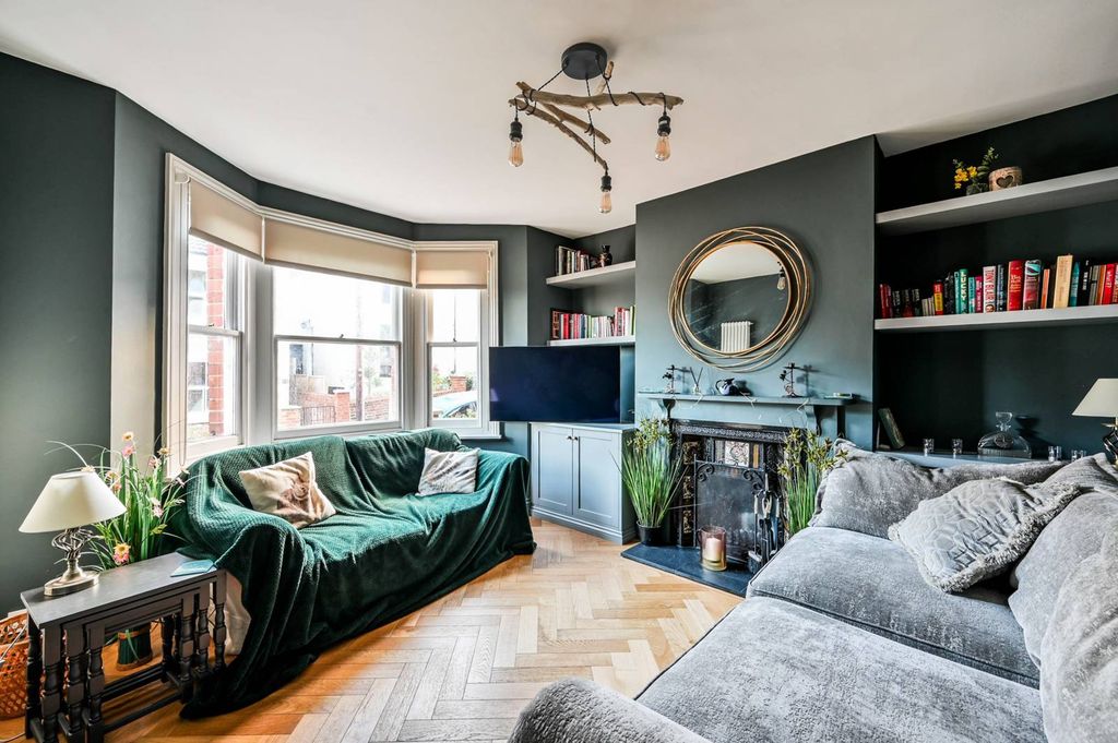 Property photo 3 of 17