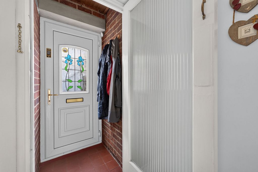 Property photo 3 of 33