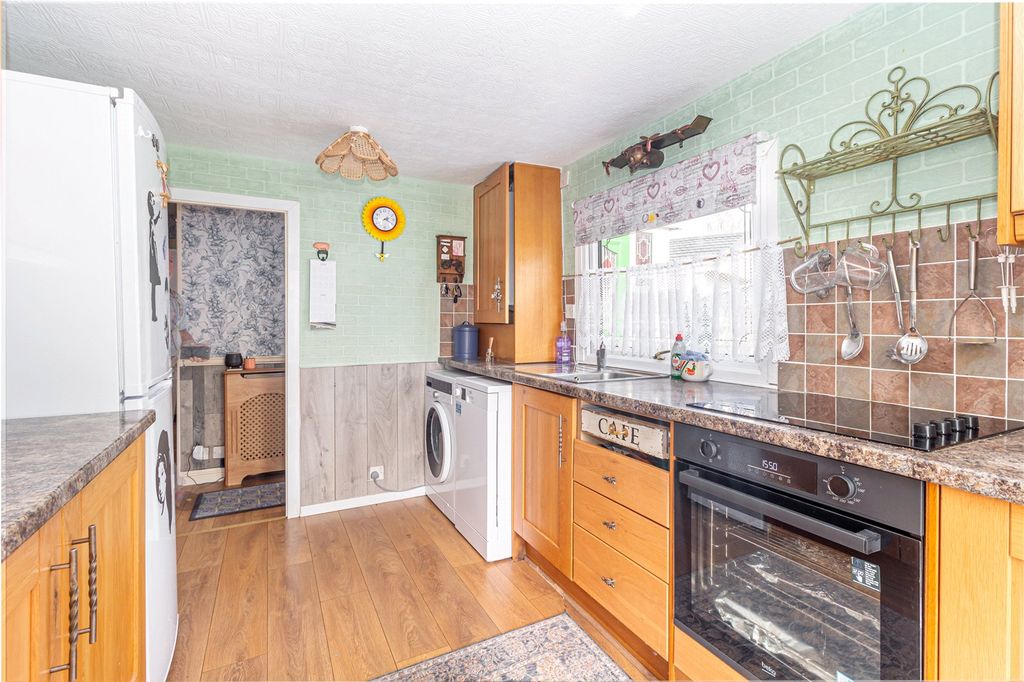 Property photo 3 of 13 Picture No. 12