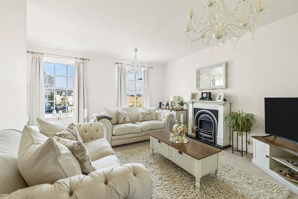 Property photo 3 of 23 Picture No. 15