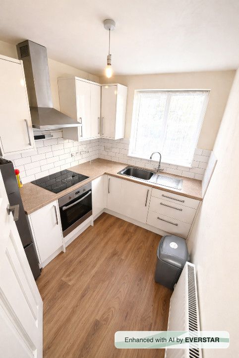 Property photo 3 of 6 Gallery