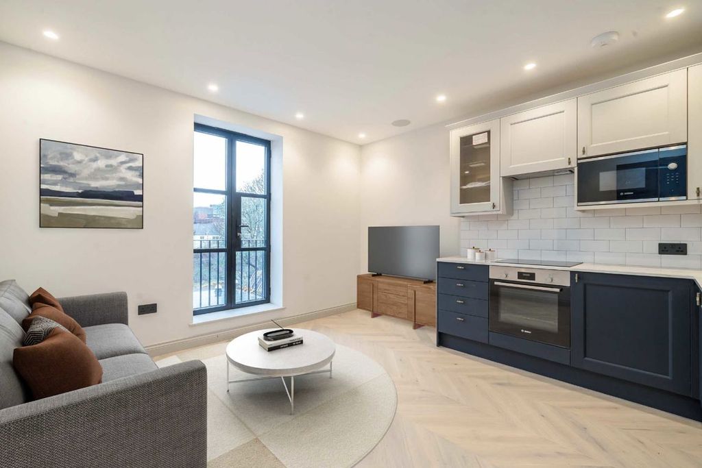 Property photo 2 of 5