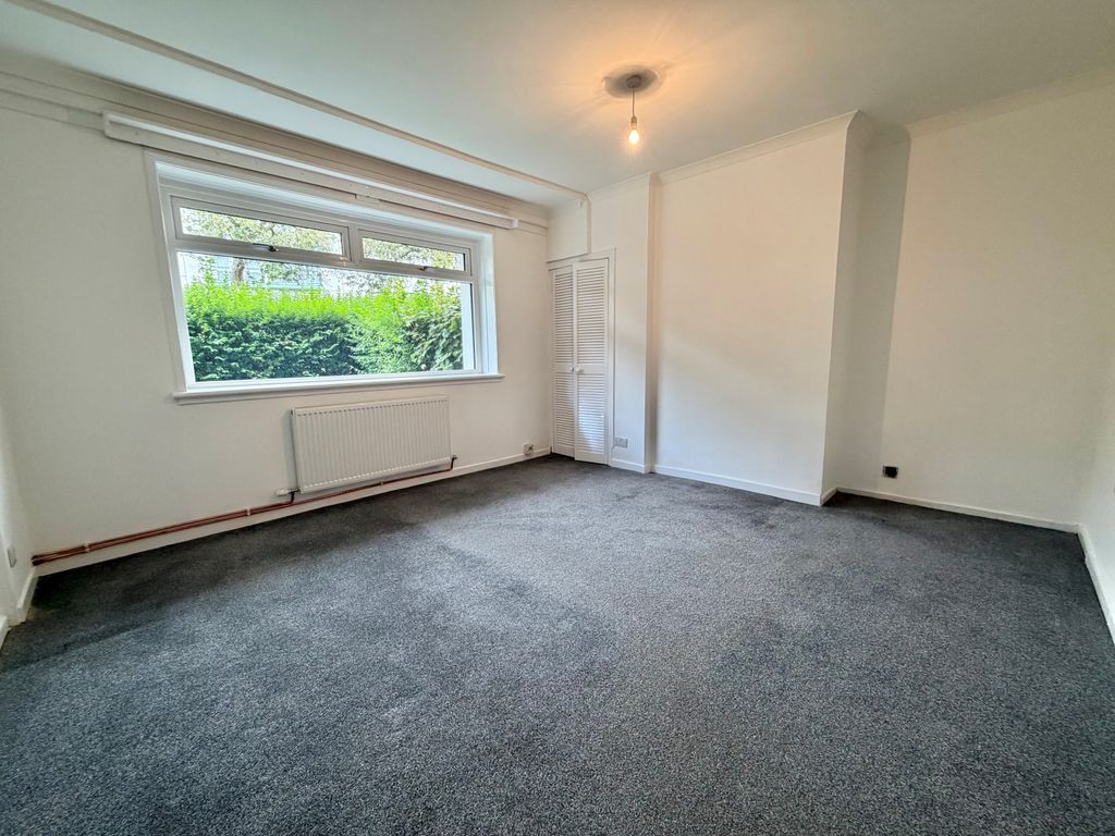 Property photo 2 of 7 Living Room