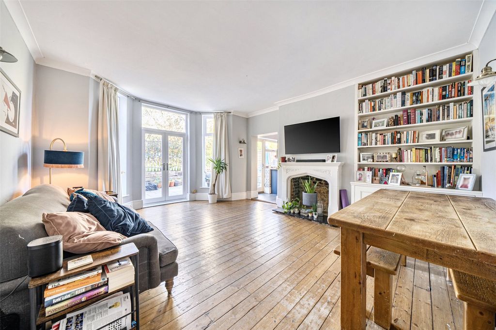 Property photo 2 of 22 Picture No. 37