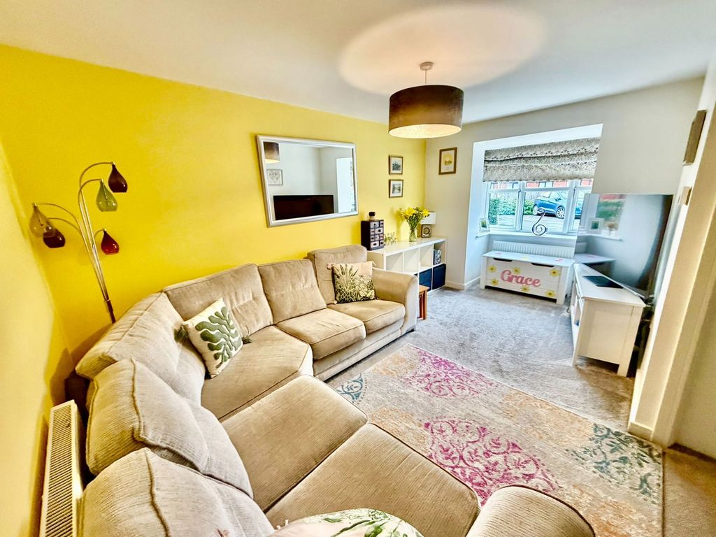 Property photo 2 of 21