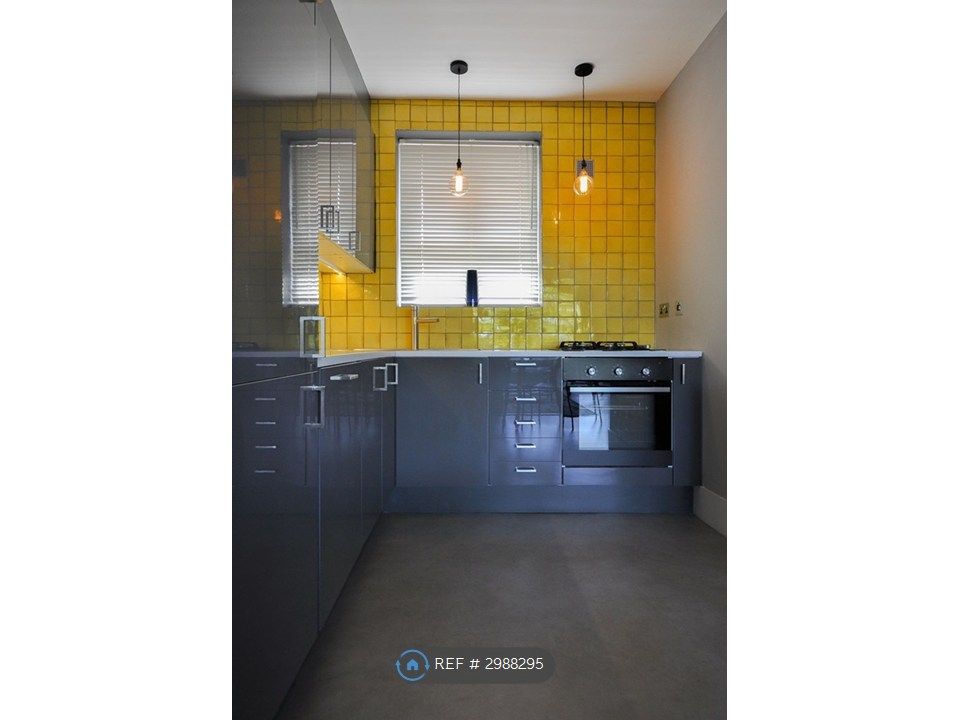 Property photo 3 of 7 Kitchen