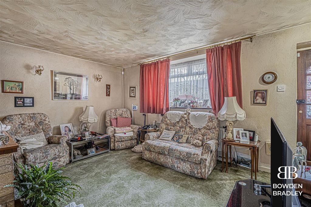 Property photo 3 of 12 Living Room