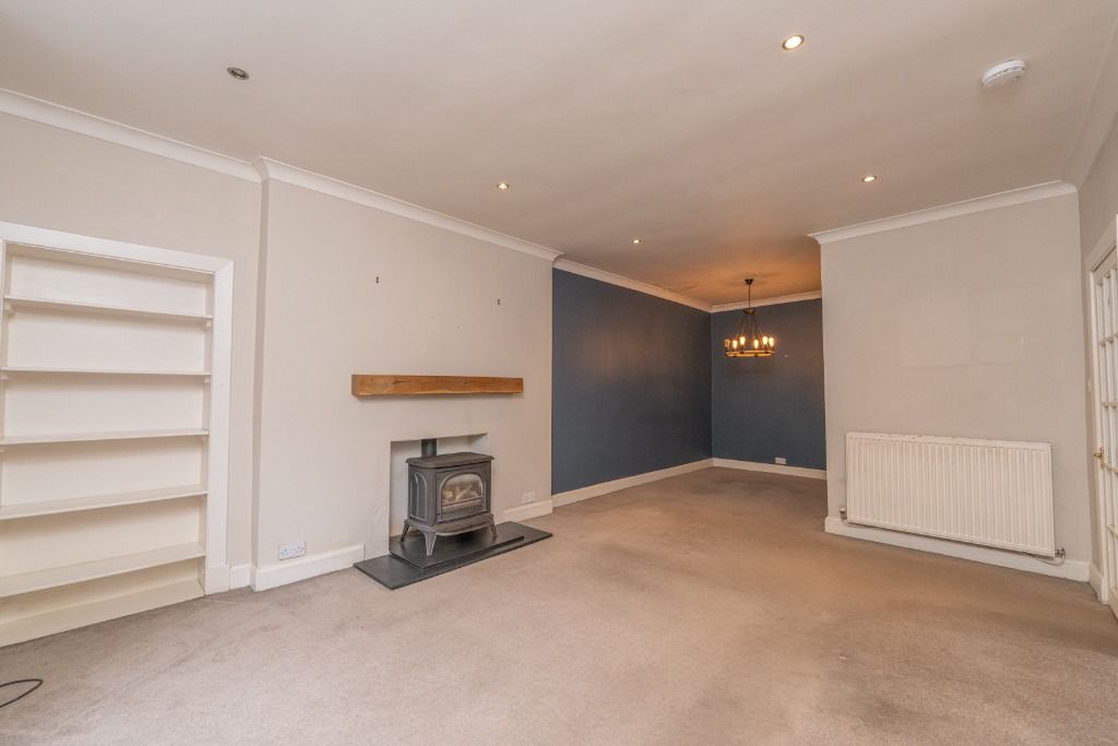 Property photo 3 of 28