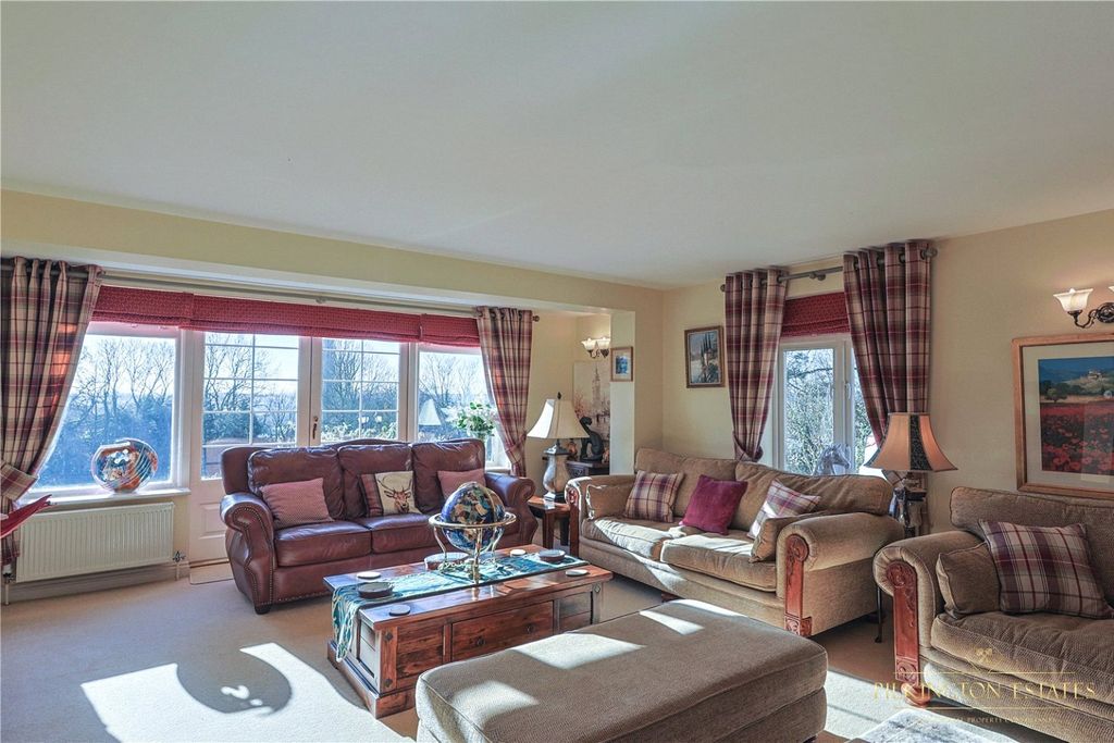 Property photo 3 of 12 4272432