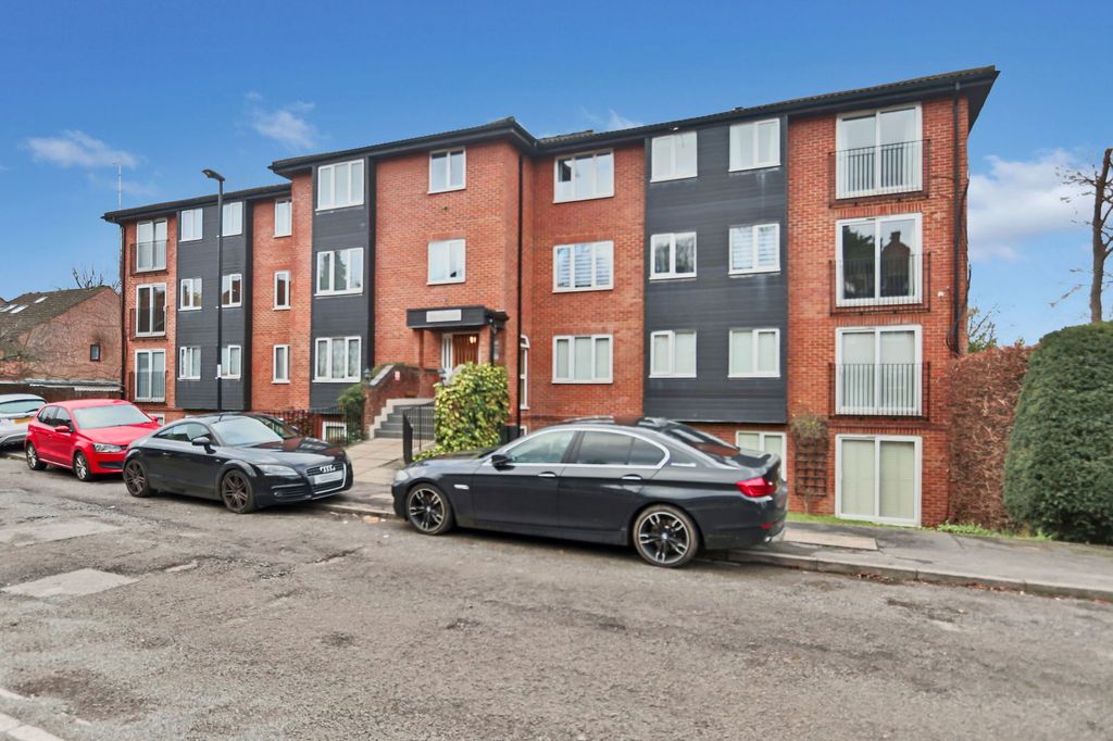 Property photo 1 of 12