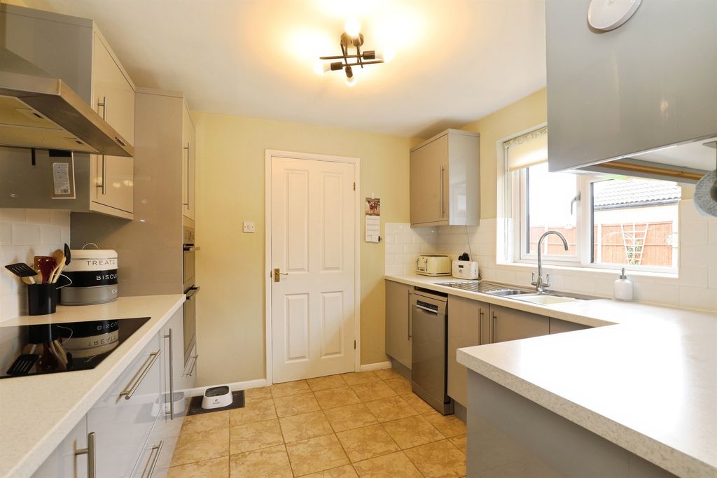 Property photo 3 of 16