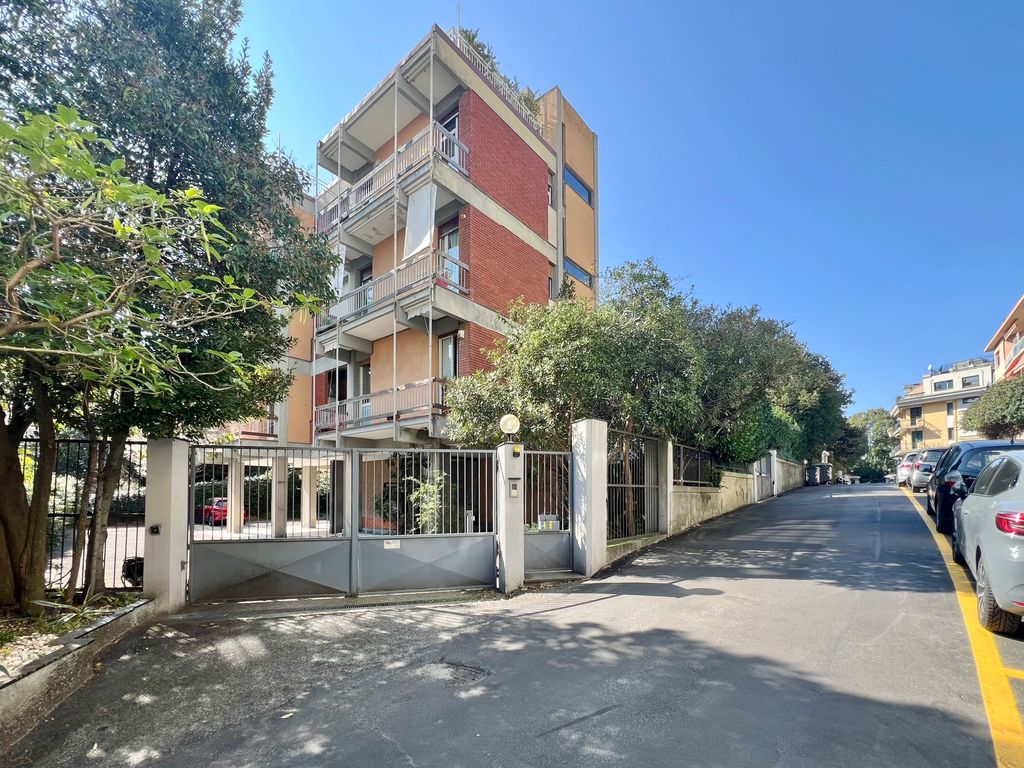 Property photo 2 of 43