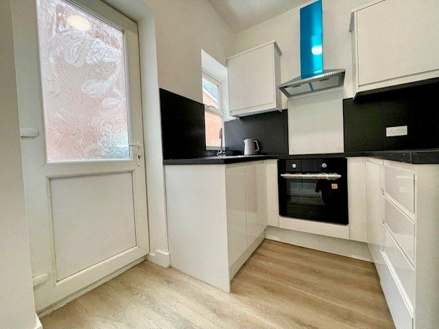 Property photo 2 of 5 Kitchen