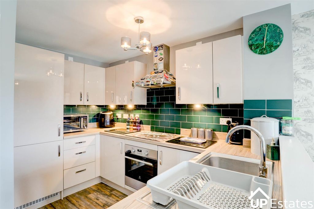 Property photo 3 of 20 Kitchen/ Diner/ Living Room