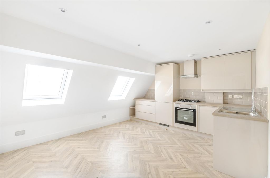 Property photo 1 of 7 Flat 8-1.Jpg