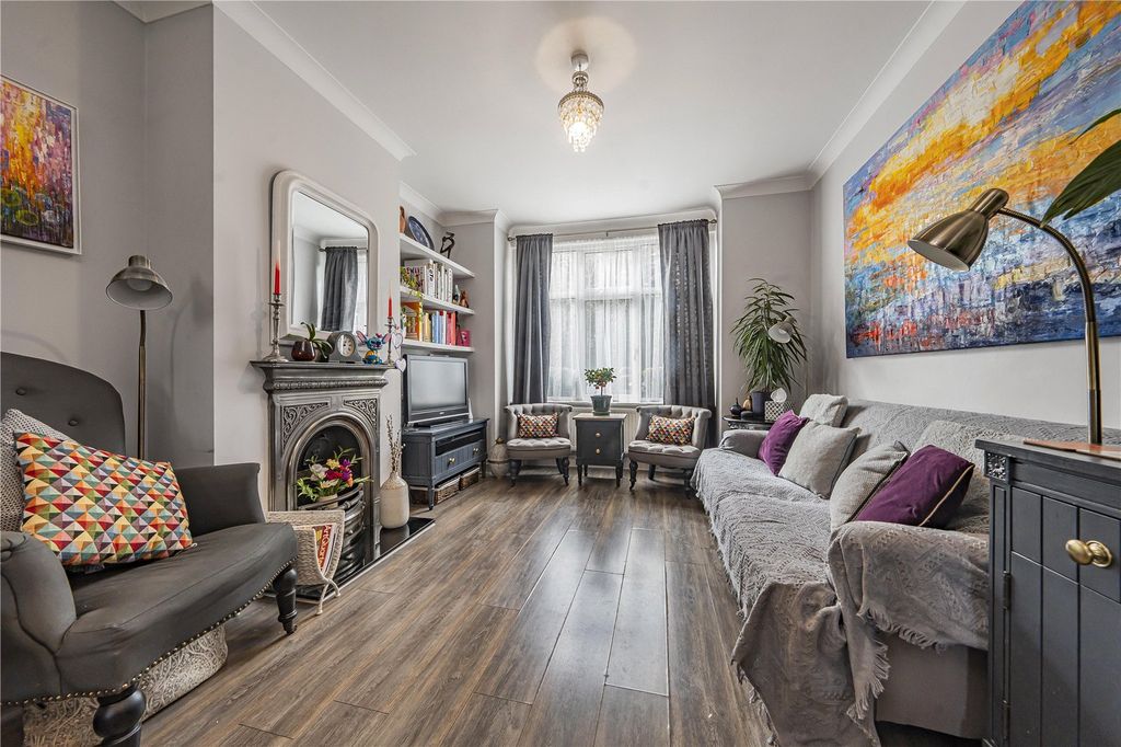 Property photo 2 of 16 Picture No. 11