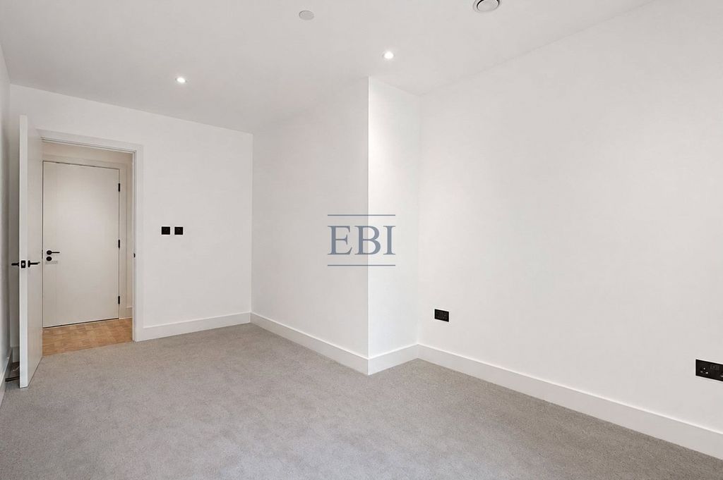Property photo 3 of 9 Picture No. 04