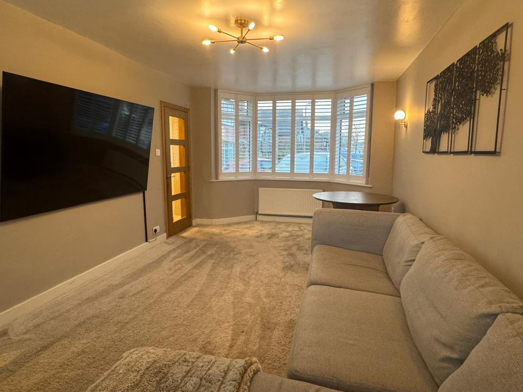 Property photo 2 of 25