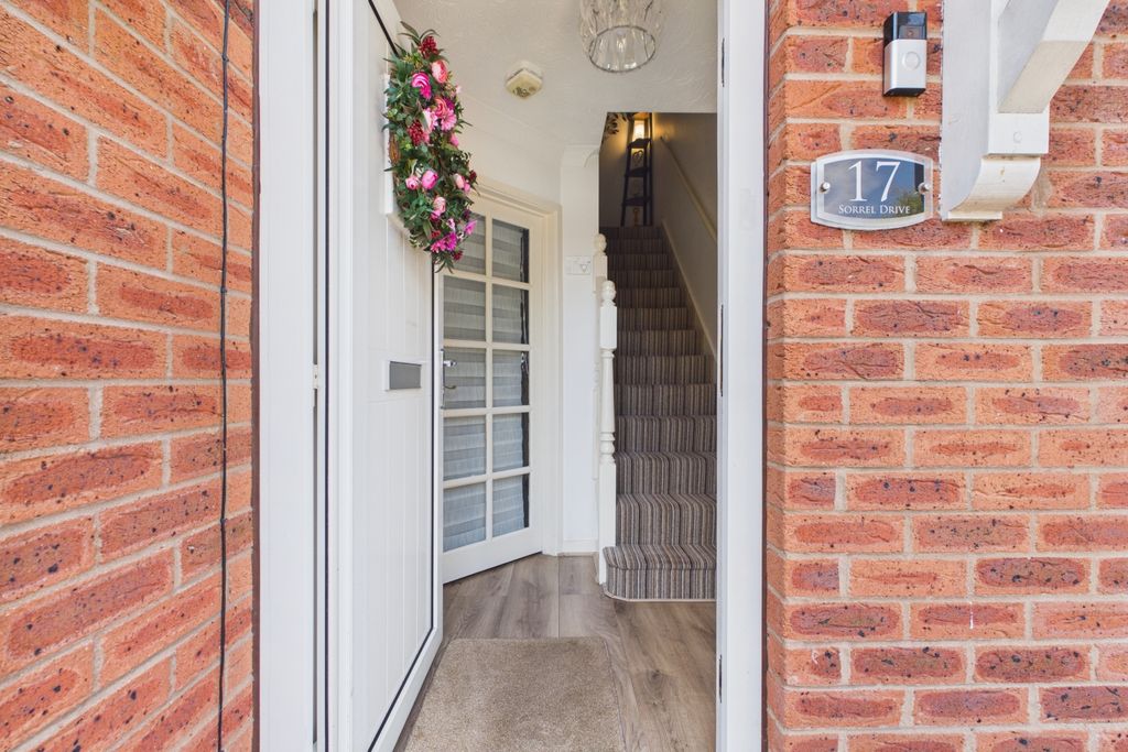 Property photo 2 of 15 Ewemove Spalding - Sorrel Drive - Hallway