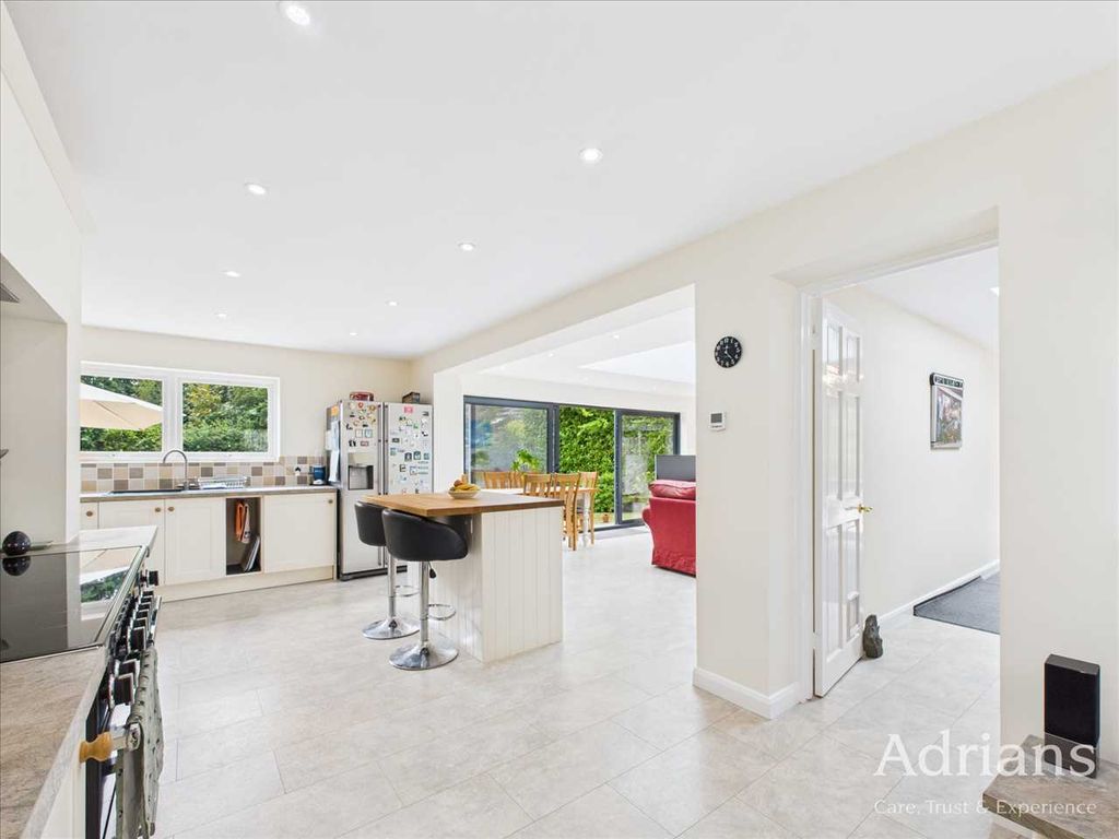 Property photo 2 of 23