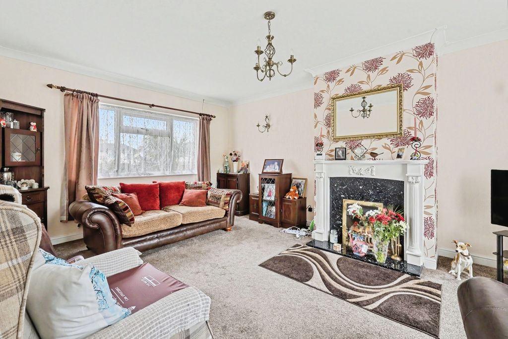 Property photo 2 of 19 Pbox-Img.Jpg