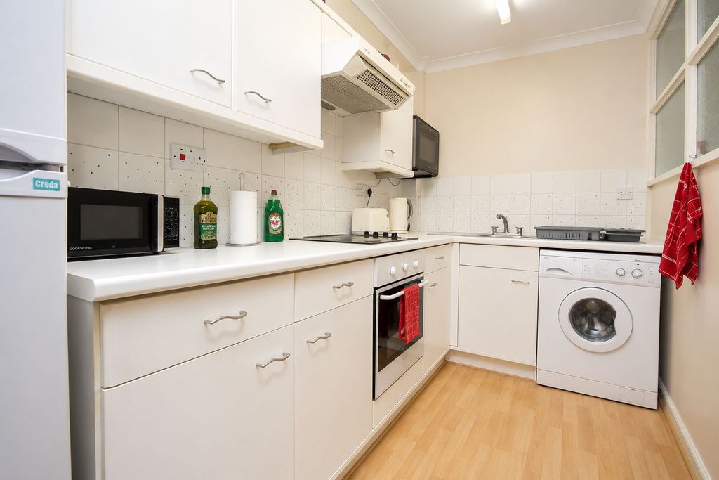 Property photo 2 of 3