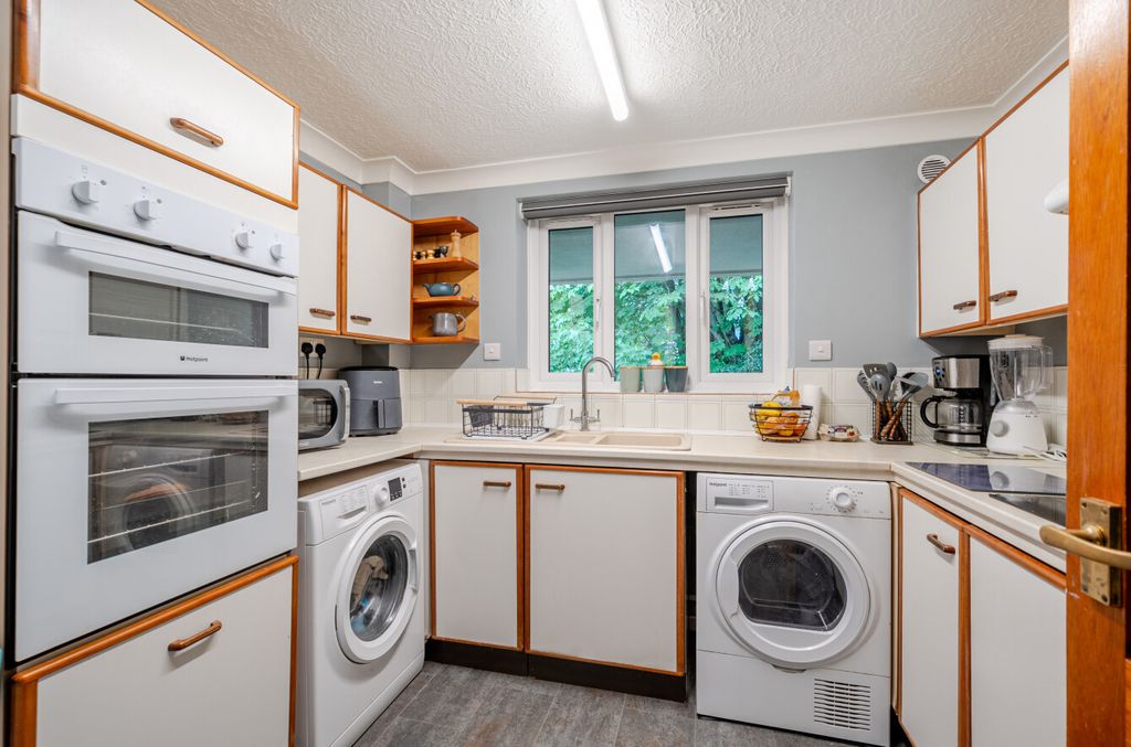 Property photo 3 of 13 1457388-19-69Fb6B...