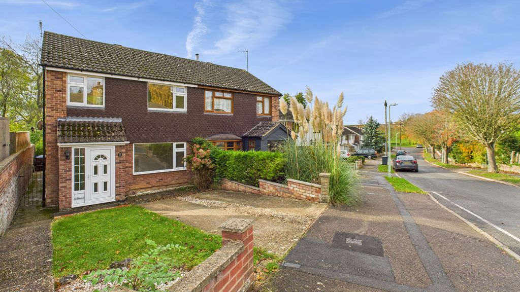 Property photo 1 of 11