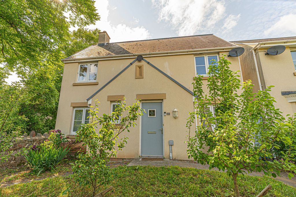 Property photo 1 of 40