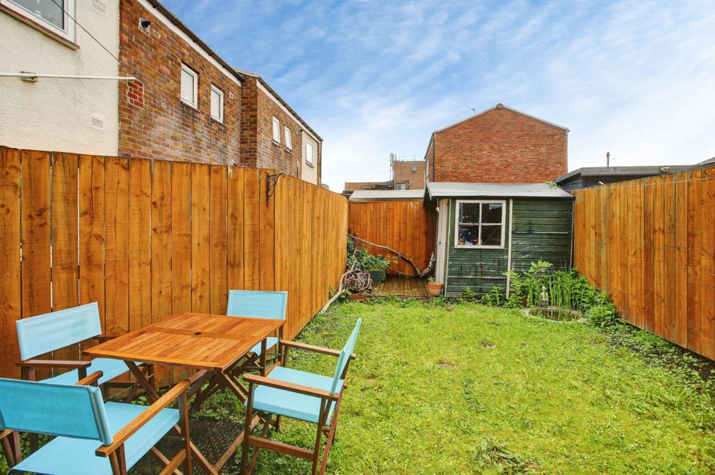Property photo 2 of 15 Garden