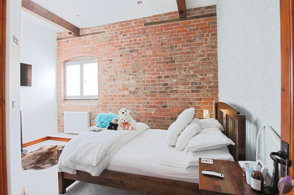 Property photo 3 of 13 5022376