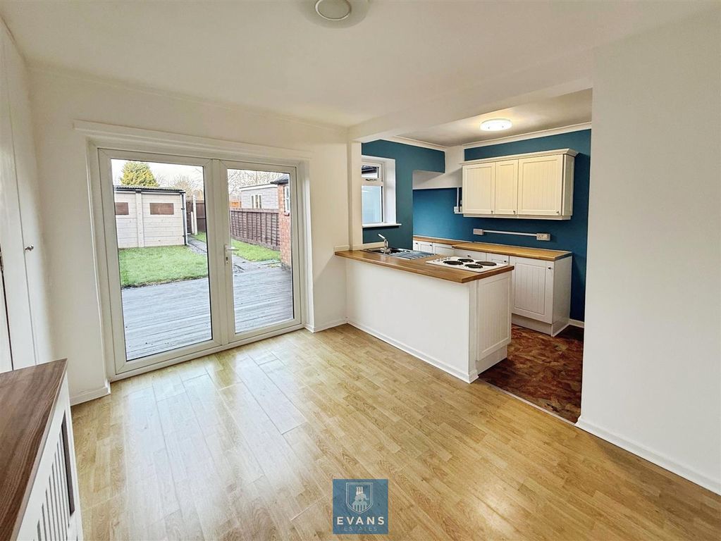 Property photo 2 of 13 Dining/Kitchen