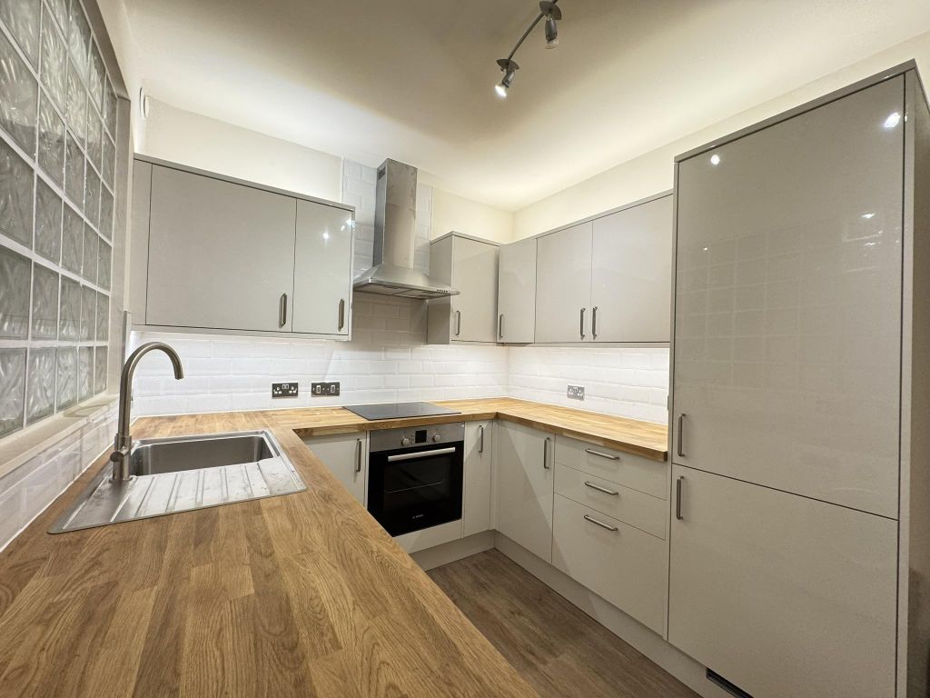Property photo 2 of 14 Kitchen