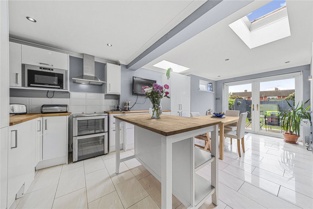 Property photo 3 of 20 Picture No. 12