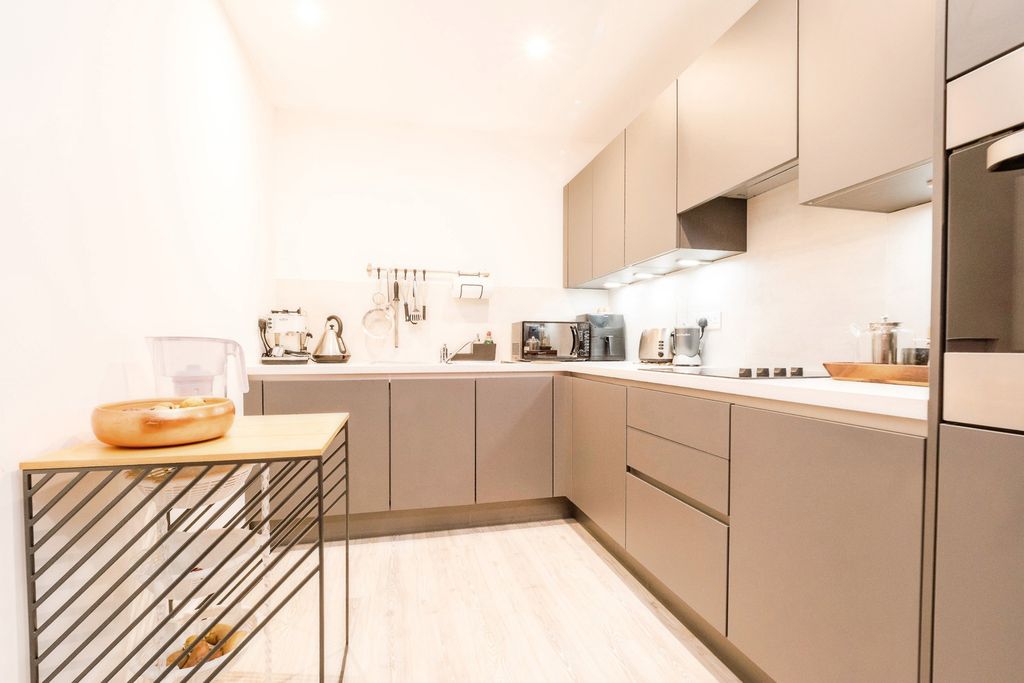 Property photo 2 of 21 Pbox-Img.Jpg