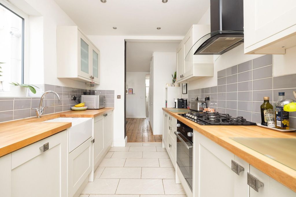 Property photo 3 of 35 Char6179.Jpg