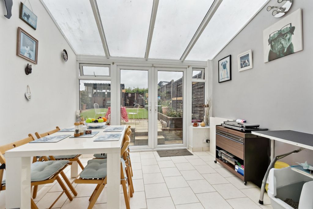 Property photo 3 of 29 4193136