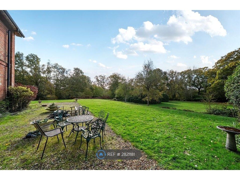 Property photo 3 of 13 Back Gardens