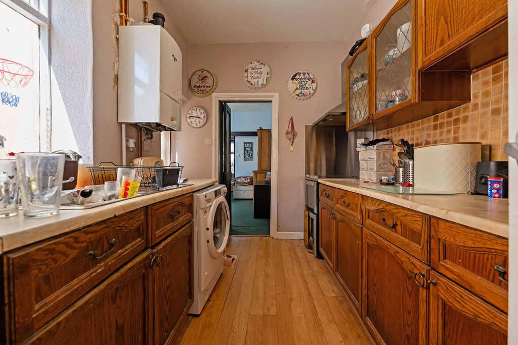 Property photo 2 of 26