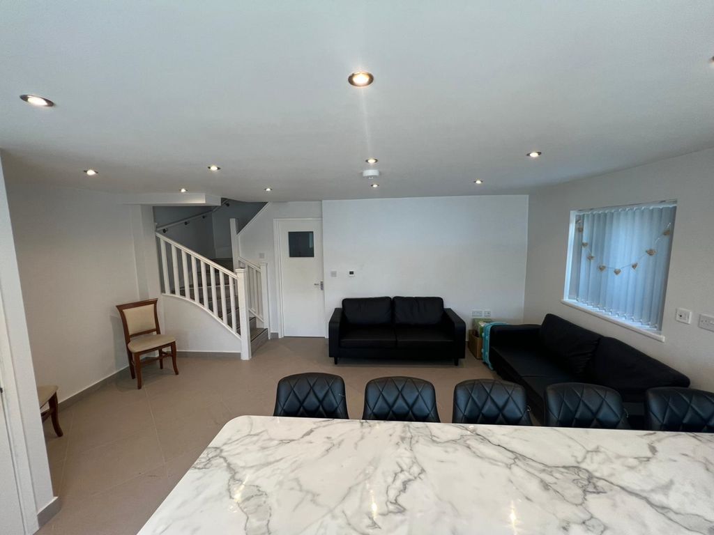 Property photo 3 of 15 Photo-2023-04-24-14-57-27 2