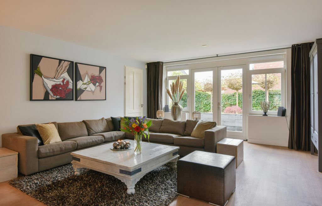 Property photo 2 of 49