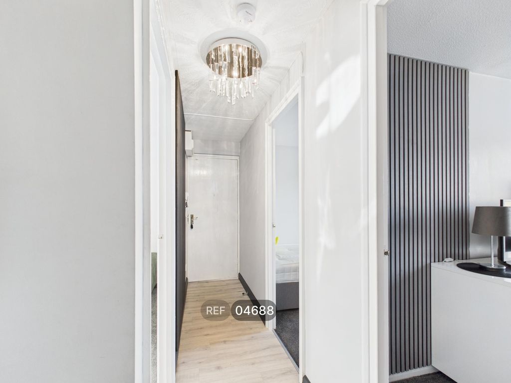 Property photo 2 of 15 Hallway