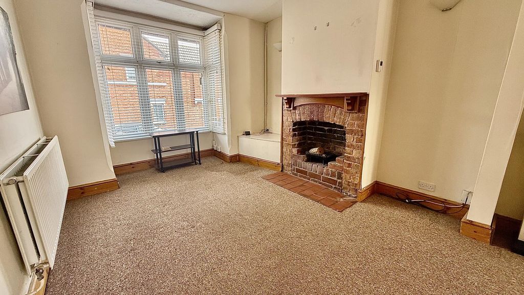 Property photo 3 of 10 Living Room