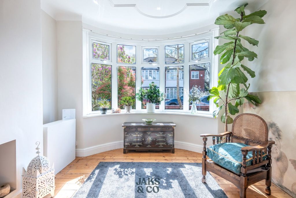 Property photo 3 of 31