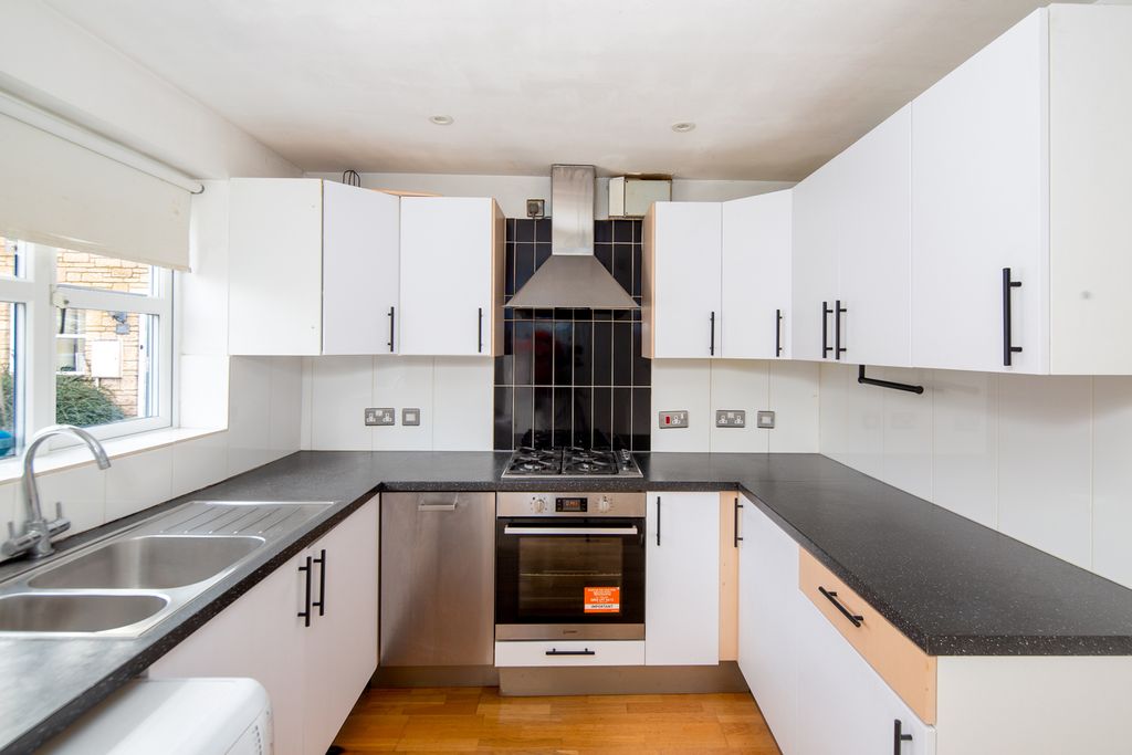 Property photo 2 of 20 Kitchen