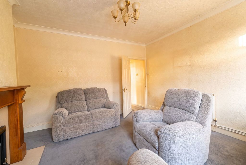 Property photo 3 of 19